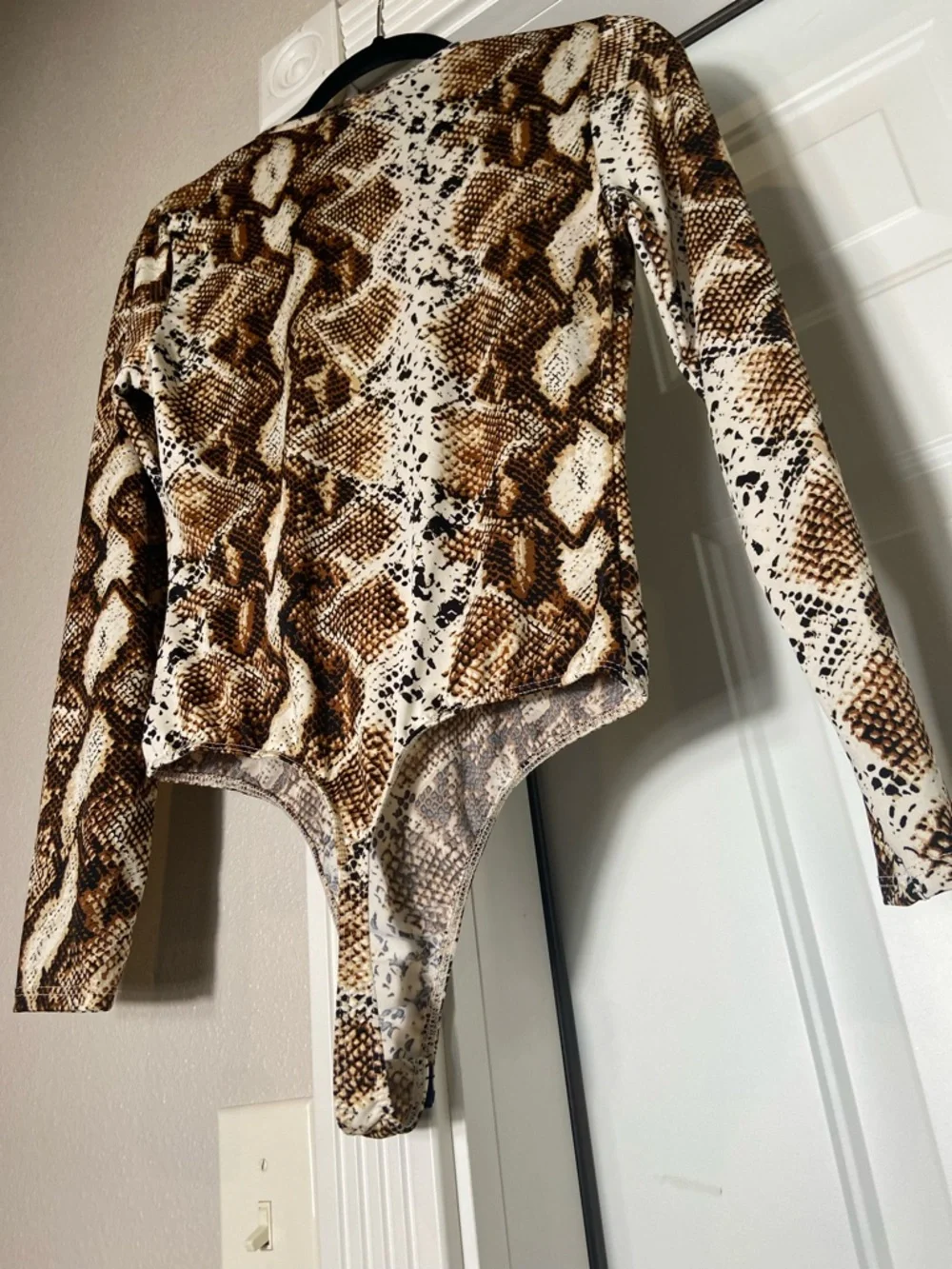 Chocolate U.S.A~Bold~Plunging~V-Neck~ Snakeskin Print~Wrap Style~Bodysuit~Size L